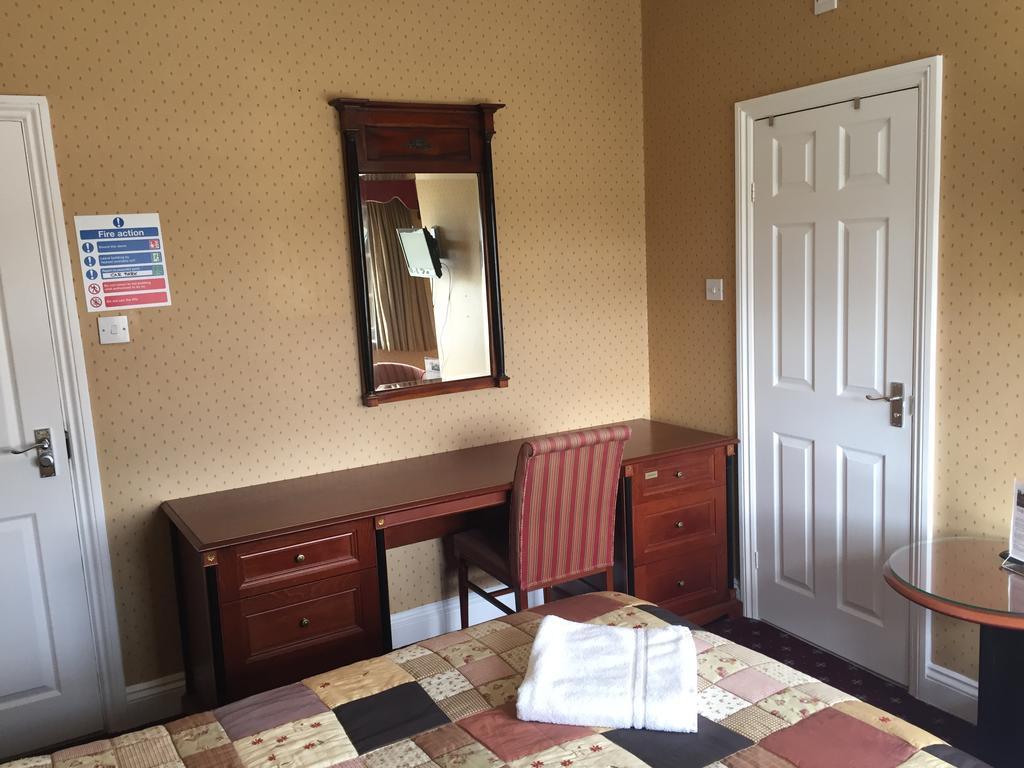 The Royal Standard Guest House Virginia Water Luaran gambar