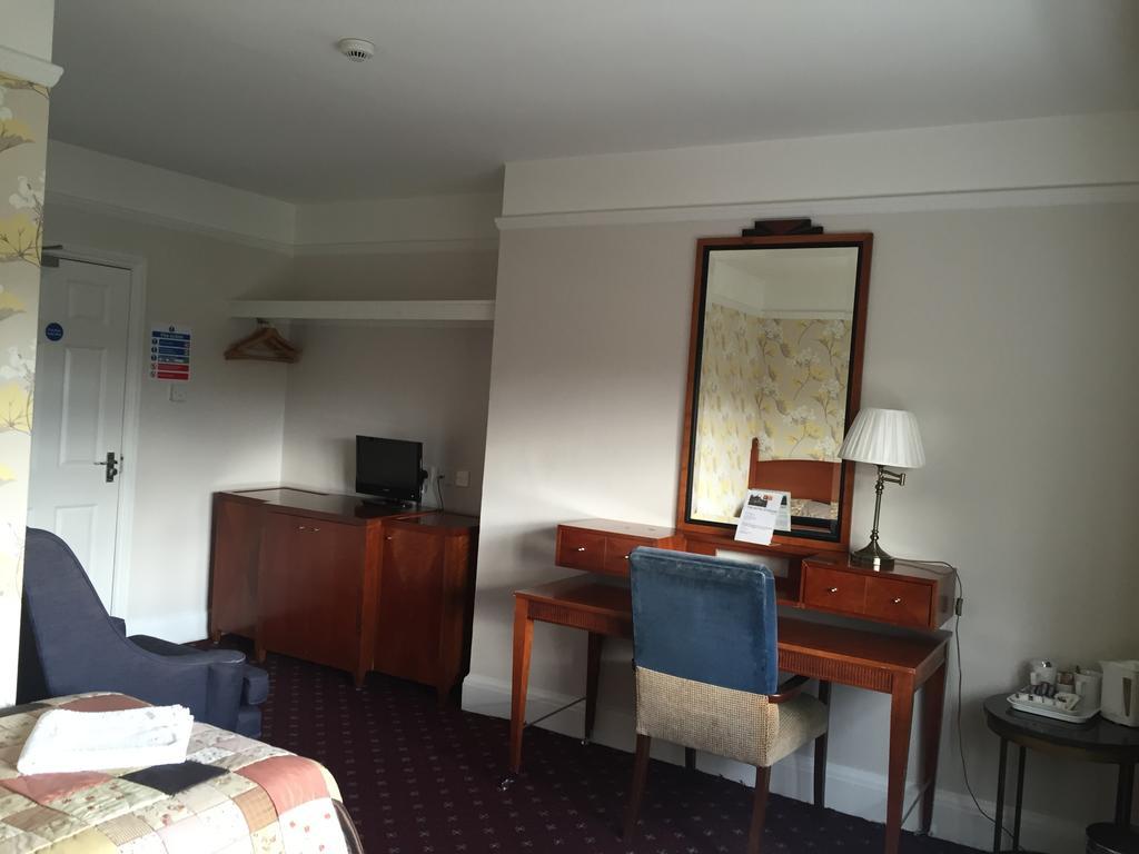 The Royal Standard Guest House Virginia Water Luaran gambar