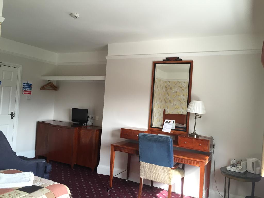 The Royal Standard Guest House Virginia Water Luaran gambar
