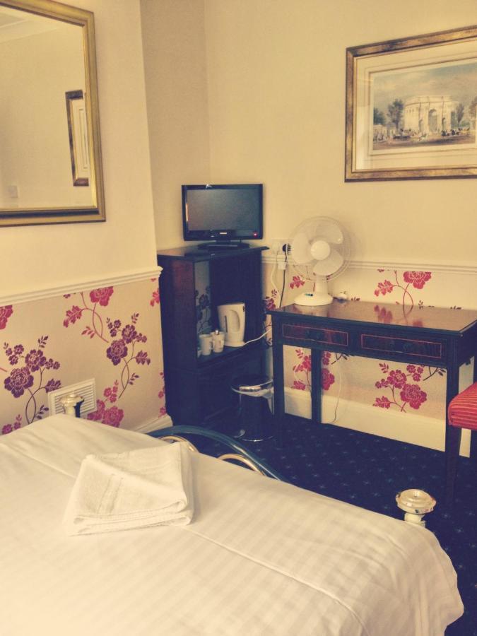The Royal Standard Guest House Virginia Water Bilik gambar